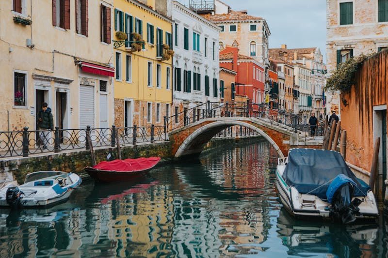 What’s the Real Cost of a Canal Boat Holiday? Let’s Break It Down for You